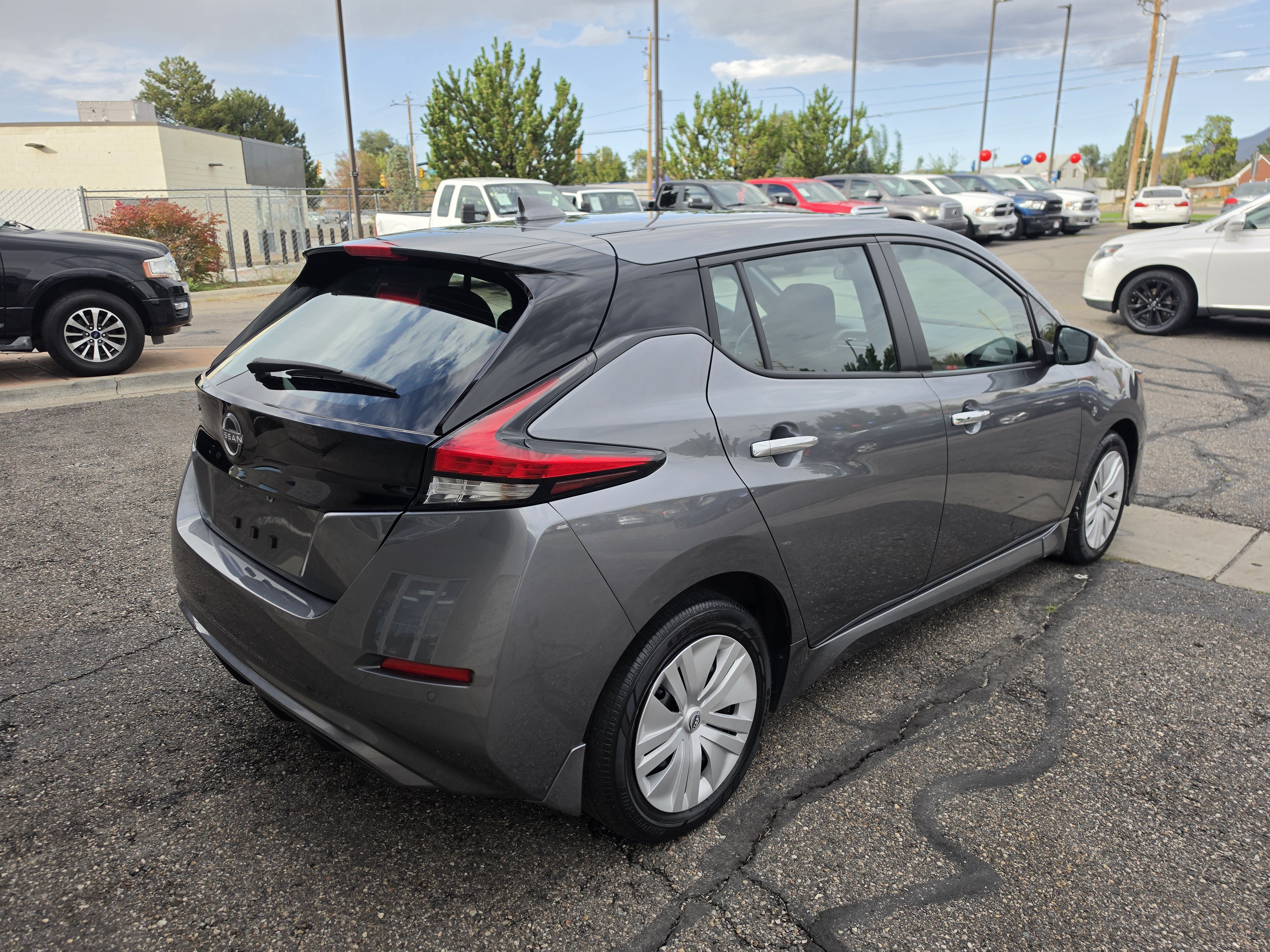 Used 2025 Nissan Leaf S FWD image 29