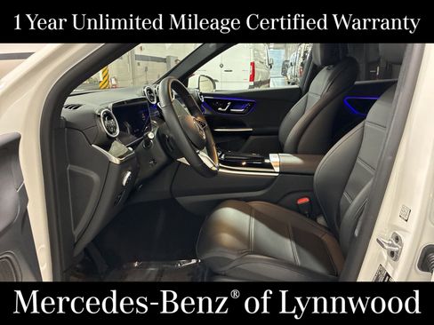 Used 2025 Mercedes-Benz GLC 300 4MATIC image 16
