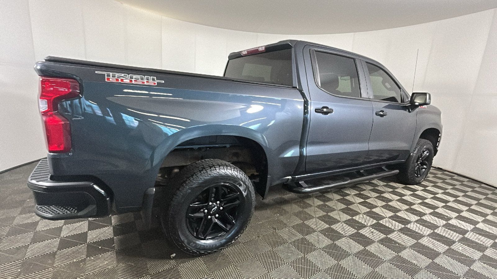Used 2020 Chevrolet Silverado 1500 LT Trail Boss w/ Convenience Package AWD/4WD image 3
