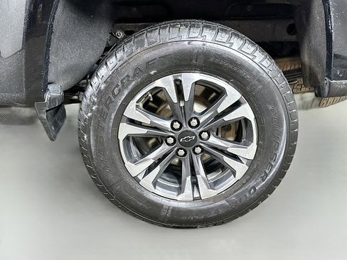 Used 2022 Chevrolet Colorado Z71 AWD/4WD image 29