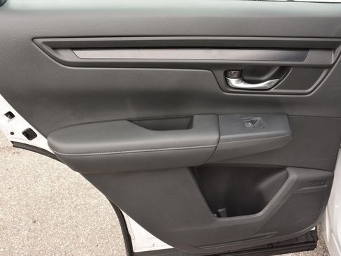 Used 2024 Honda CR-V LX image 14
