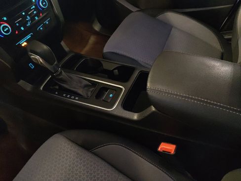 Used 2019 Ford Escape SE image 26