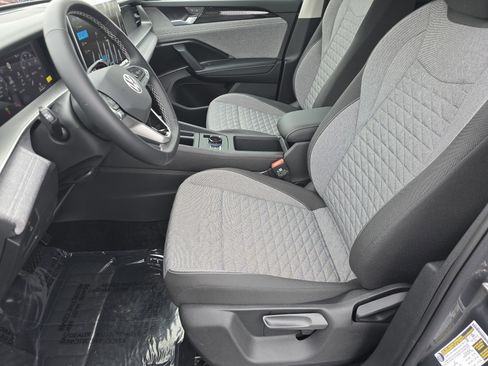 New 2026 Volkswagen Tiguan S image 18