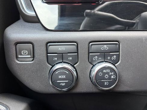 Used 2023 GMC Sierra 1500 Elevation image 24