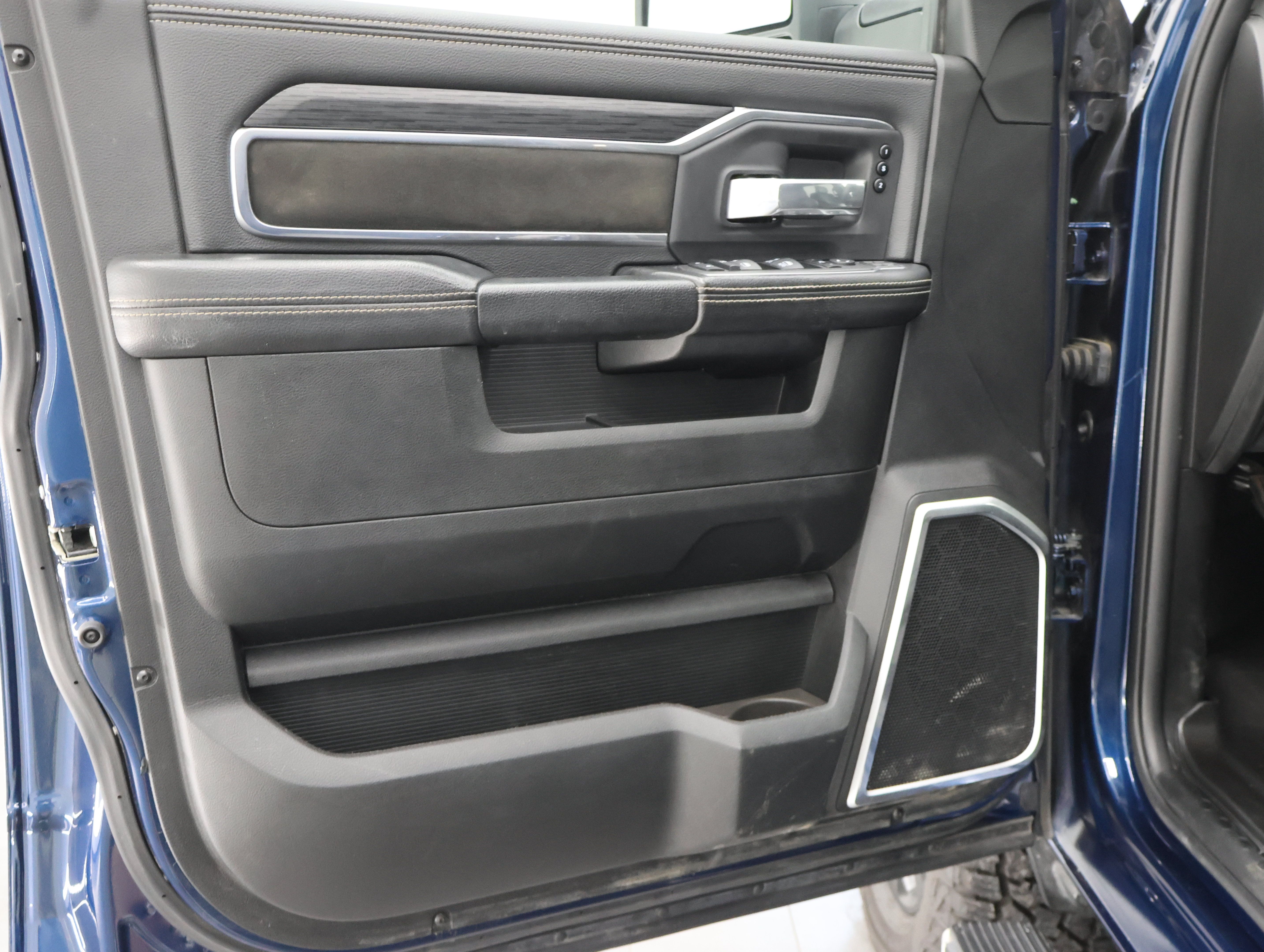 Used 2024 RAM 3500 Laramie w/ Night Edition AWD/4WD image 46