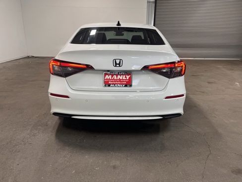 Used 2025 Honda Civic Sport Touring image 4