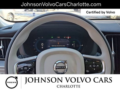 Certified 2025 Volvo XC60 T8 Plus w/ Protection Package Premier AWD/4WD image 17