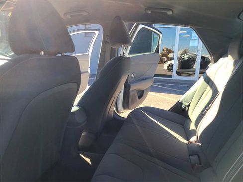 Used 2023 Hyundai Elantra SEL image 21
