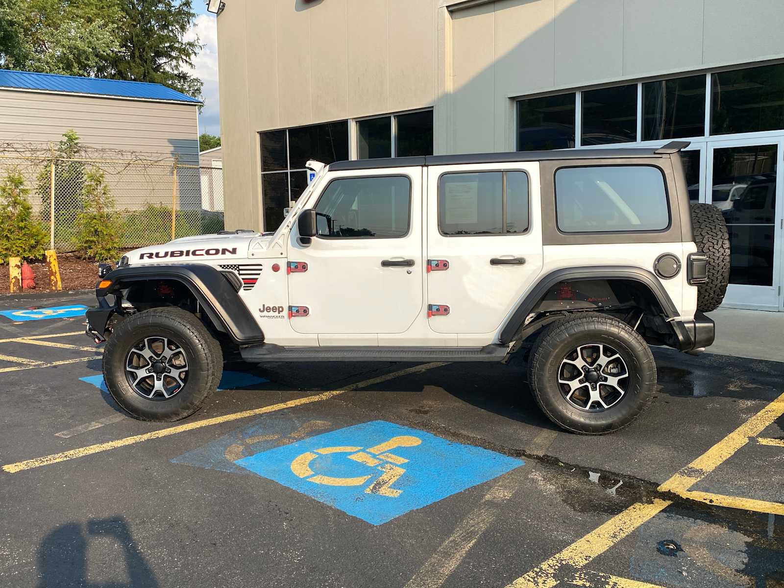 Used 2020 Jeep Wrangler Unlimited Rubicon w/ Dual Top Group AWD/4WD image 13