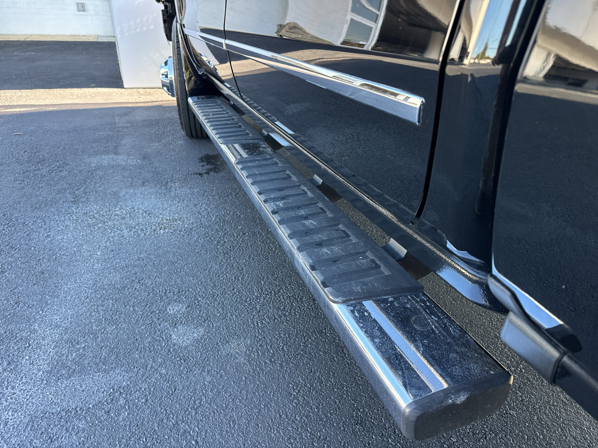 Used 2017 Chevrolet Silverado 3500 High Country w/ Duramax Plus Package AWD/4WD image 12