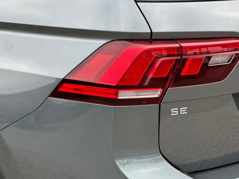 Used 2022 Volkswagen Tiguan SE image 27