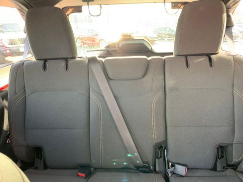 Used 2025 Jeep Wrangler Sport S image 37