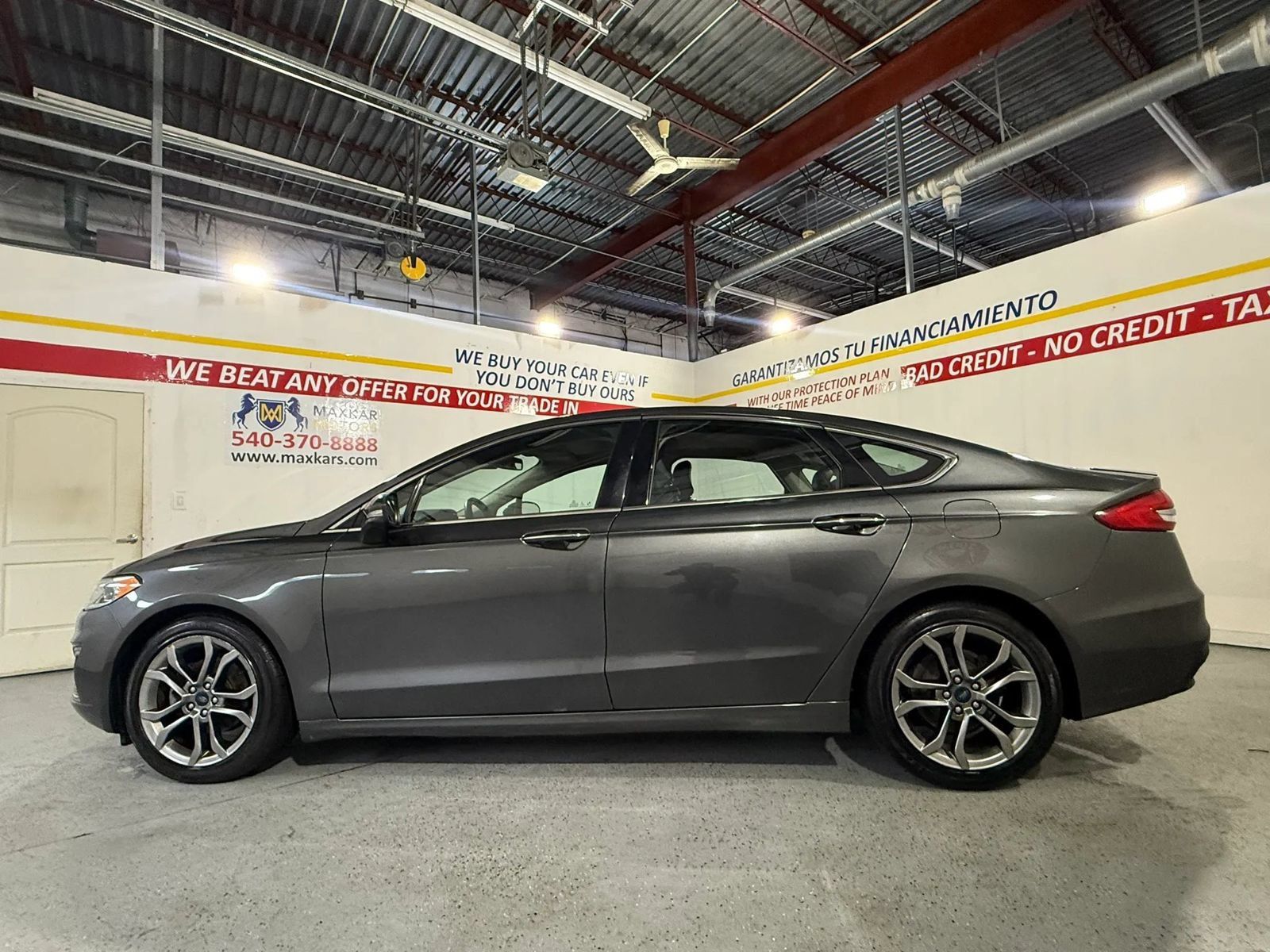Used 2020 Ford Fusion Titanium FWD image 11