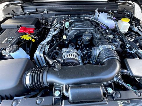 New 2025 Jeep Gladiator High Tide image 11