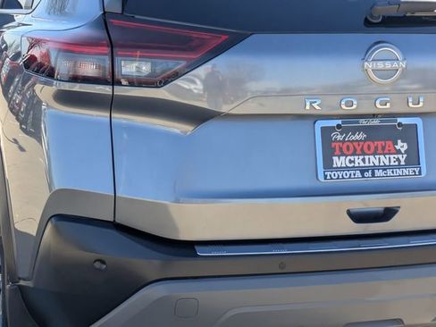 Used 2022 Nissan Rogue SV image 9