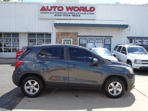 Used 2016 Chevrolet Trax LS AWD/4WD image 1