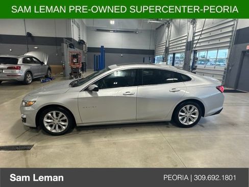 Used 2019 Chevrolet Malibu LT FWD image 2