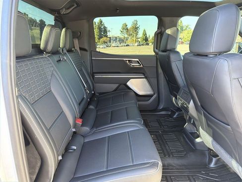 Used 2025 GMC Sierra EV Denali image 30