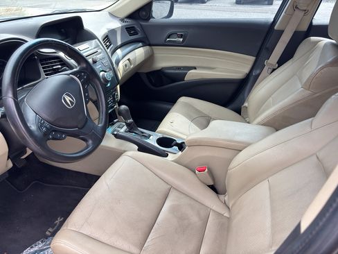 Used 2013 Acura ILX w/ Premium Package FWD image 2