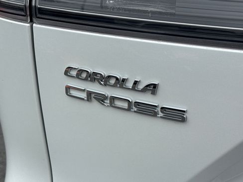 Certified 2022 Toyota Corolla Cross XLE AWD/4WD image 10