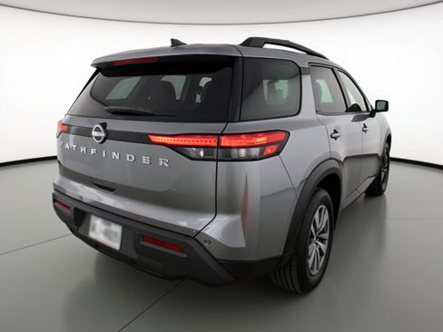 Used 2025 Nissan Pathfinder SV FWD image 9