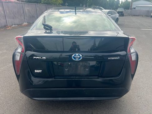 Used 2016 Toyota Prius Three w/ Advanced Technology Package FWD image 6