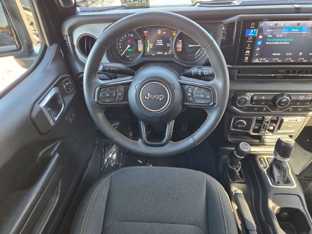 Used 2024 Jeep Wrangler Unlimited w/ Convenience Group AWD/4WD image 13