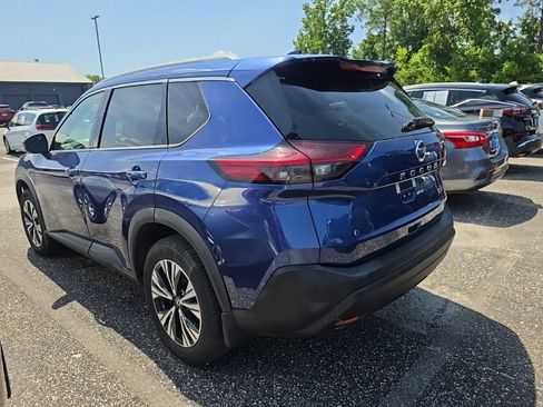 Used 2021 Nissan Rogue SV w/ Premium Package FWD image 2