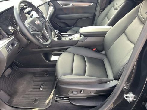 Certified 2024 Cadillac XT5 Luxury w/ LPO, Floor Liner Package AWD/4WD image 17