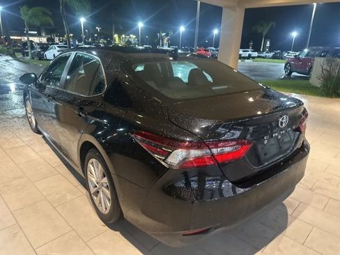 Used 2024 Toyota Camry LE w/ Convenience Package image 5
