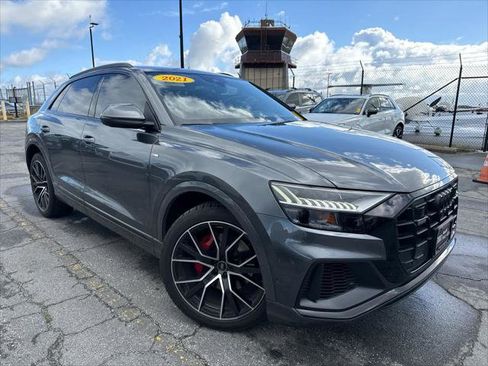 Used 2021 Audi Q8 Premium Plus w/ Premium Plus Package image 2