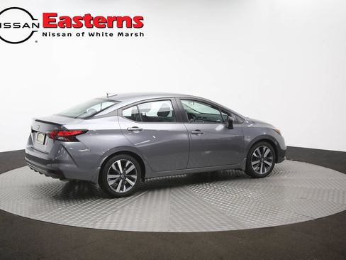 Used 2021 Nissan Versa SR FWD image 41