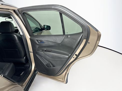 Used 2018 Chevrolet Equinox Premier image 32