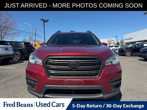 Used 2022 Subaru Ascent Premium w/ Convenience Package image 2