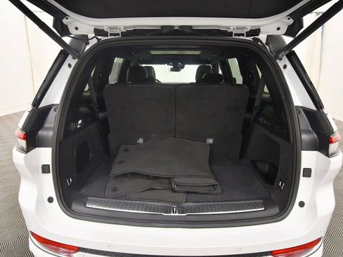 Used 2023 Jeep Grand Cherokee L Overland image 7