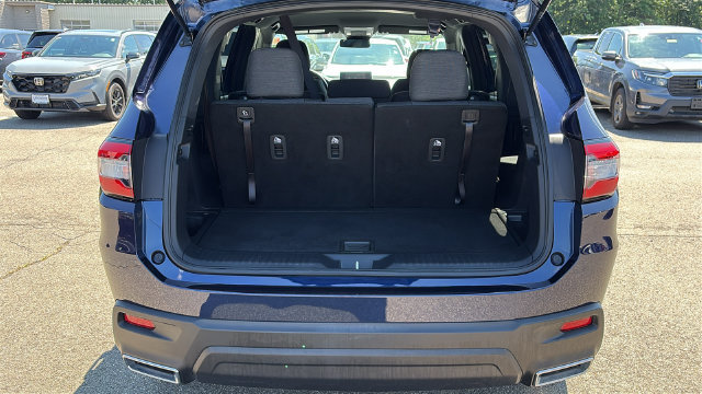 Used 2025 Honda Pilot Sport image 25