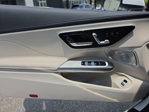 Used 2024 Mercedes-Benz CLE 300 4MATIC Cabriolet image 19
