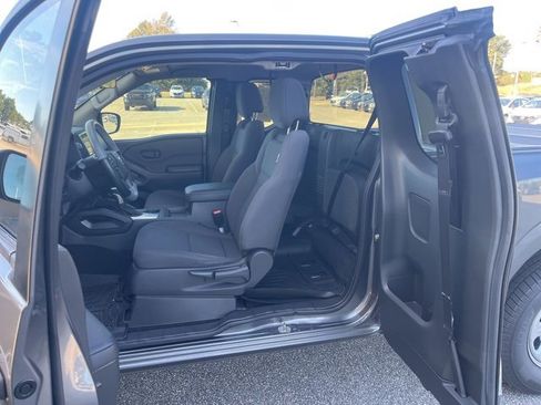 Used 2023 Nissan Frontier S w/ Technology Package image 28
