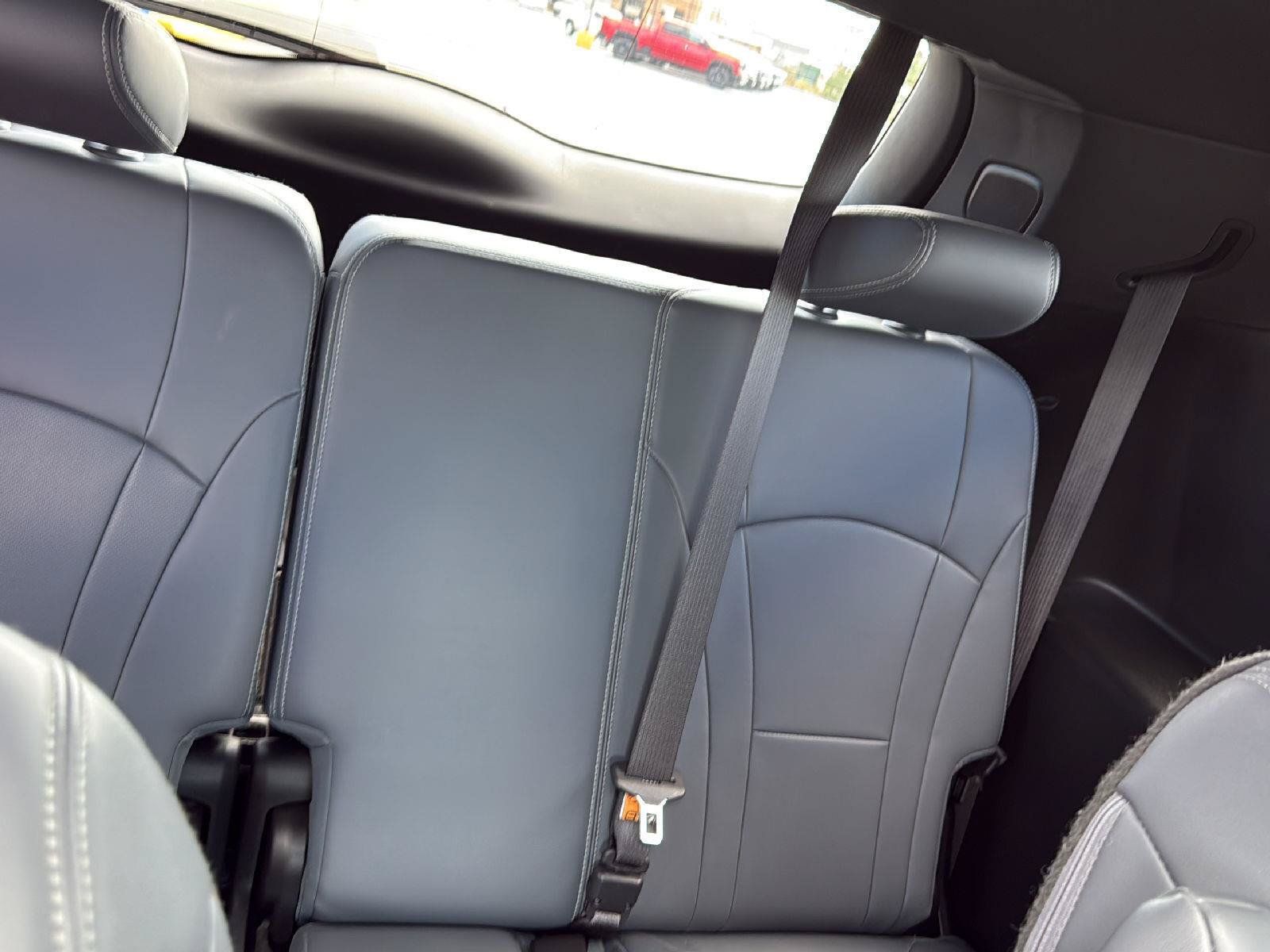 Used 2023 Buick Enclave Premium w/ Experience Buick Package AWD/4WD image 31