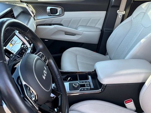 Used 2022 Kia Sorento SX Prestige image 20