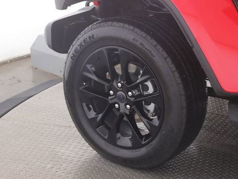 Used 2025 Jeep Wrangler Unlimited Sahara image 13