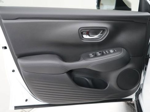 Used 2026 Honda HR-V EX-L image 11