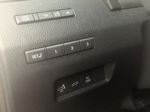 Used 2024 Lexus GX 550 AWD/4WD image 17