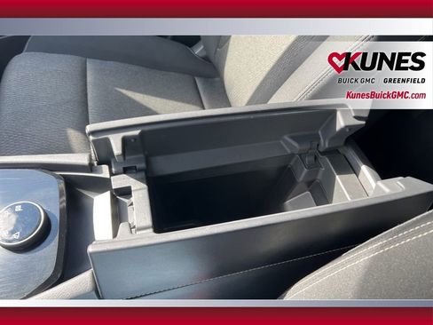 Used 2025 Nissan Rogue SV image 32