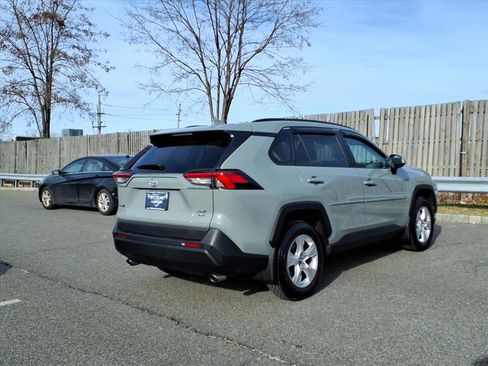 Used 2020 Toyota RAV4 XLE w/ Convenience Package image 6