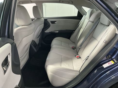 Used 2018 Toyota Avalon XLE image 32