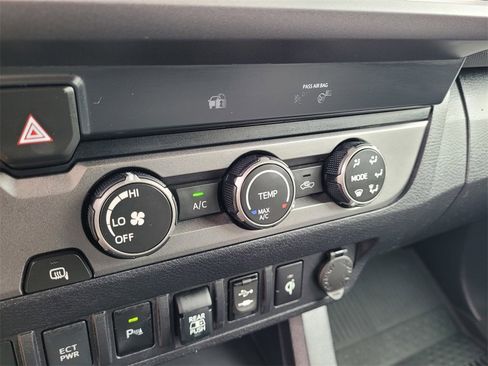 Used 2019 Toyota Tacoma TRD Off-Road image 16