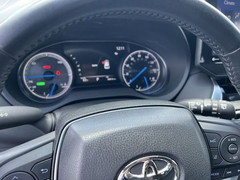 Used 2021 Toyota Venza Limited w/ Advanced Technology Package image 16