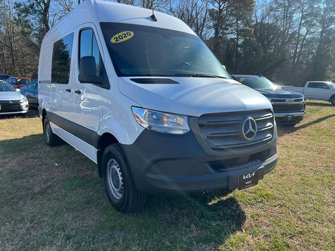 Used 2020 Mercedes-Benz Sprinter 2500 image 14
