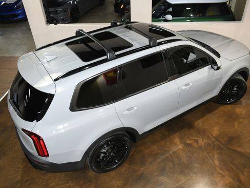 Used 2022 Kia Telluride SX w/ SX Prestige Package image 75
